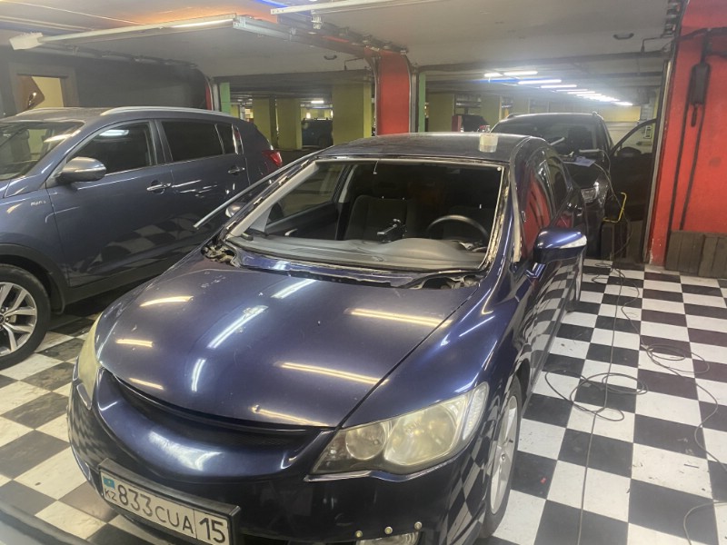 Замена лобоовго стекла Honda Civic