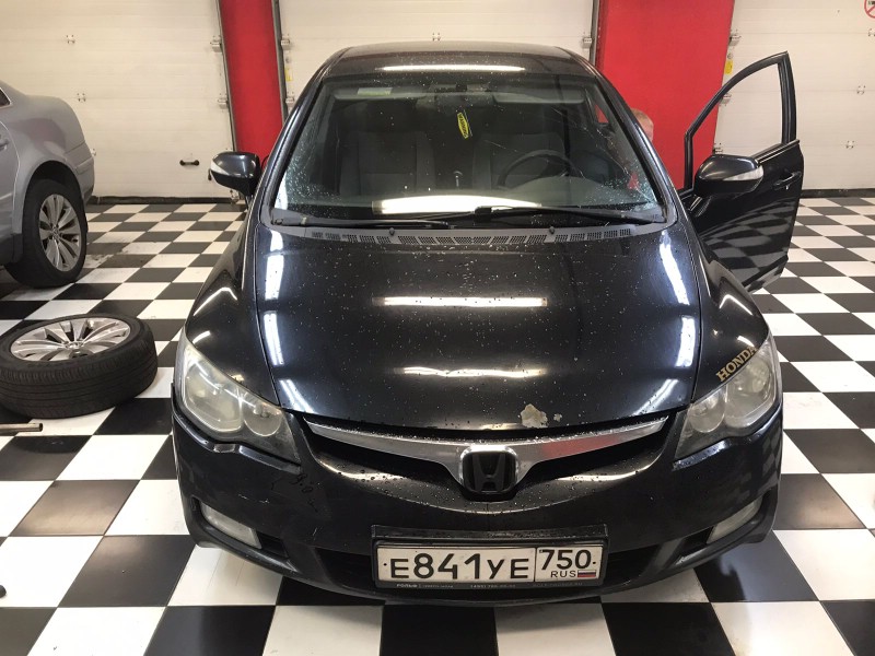 Замена лобового стекла Honda Civic