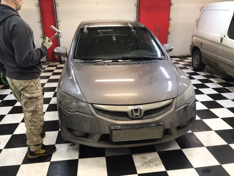 Замена лобового стекла Honda Civic
