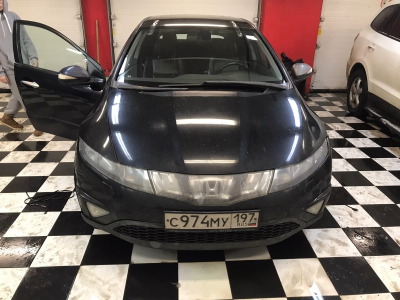 Замена лобового стекла Honda Civic Hatch