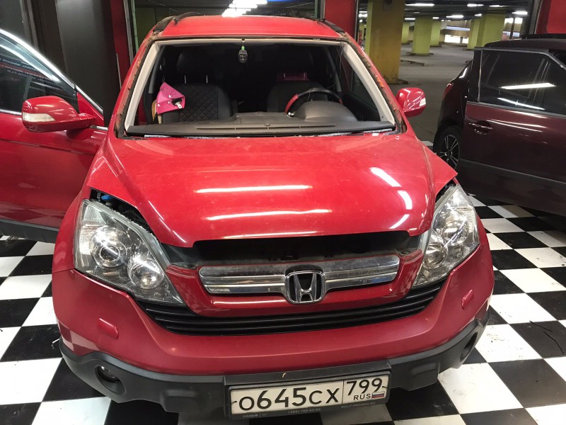 Замена лобового стекла Honda CR-V