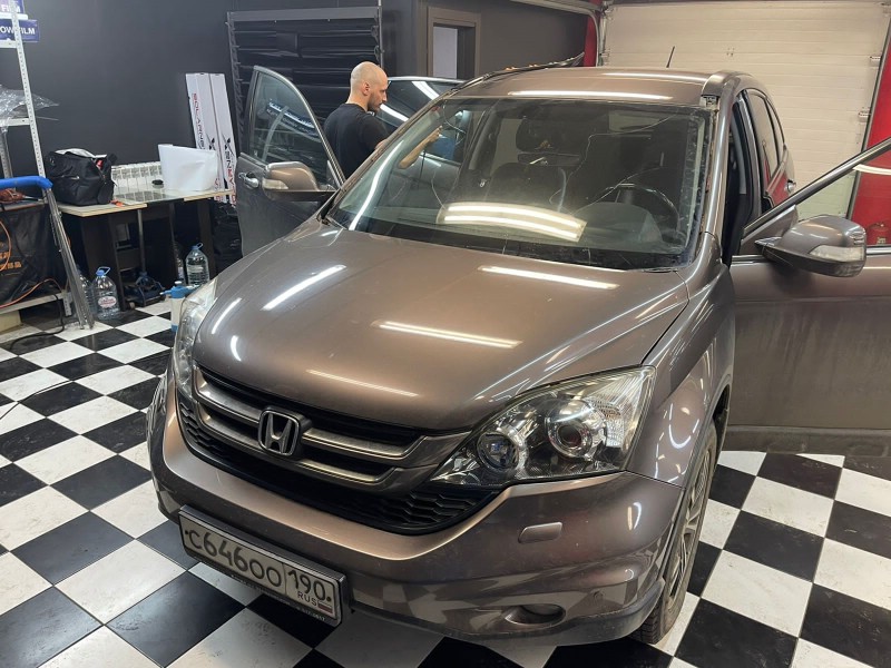 Замена лобового стекла Honda CR-V