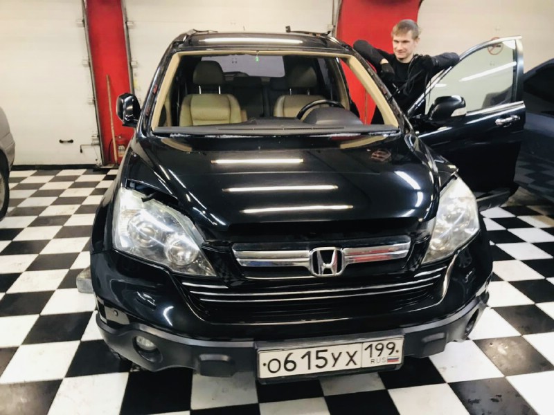 Замена лобового стекла Honda CR-V RE