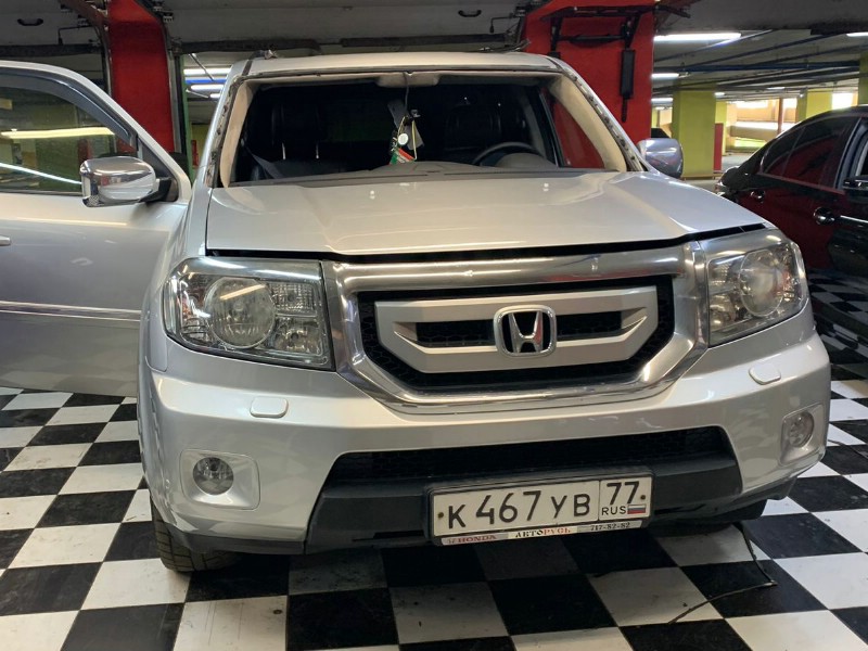 Замена лобового стекла Honda Pilot