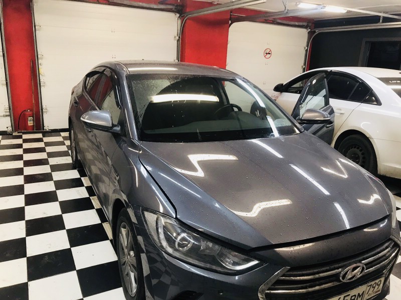 Замена лобового стекла Hyundai Elantra