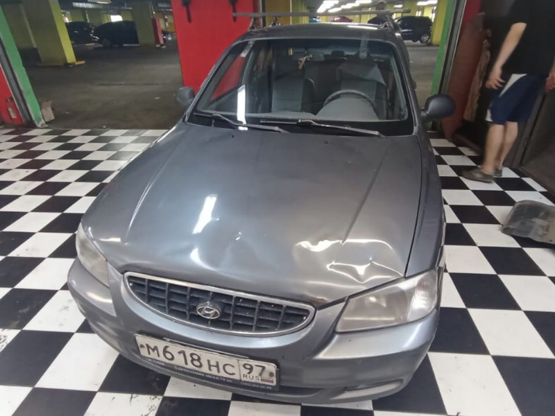 Замена лобового стекла Hyundai Elantra