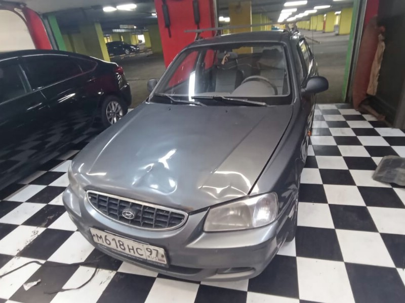 Замена лобового стекла Hyundai Elantra