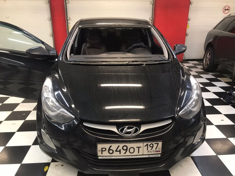 Замена лобового стекла Hyundai Elantra