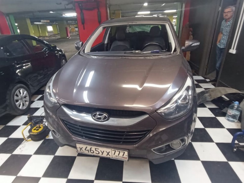 Замена лобового стекла Hyundai ix35
