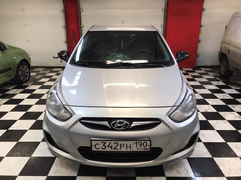 Замена лобового стекла Hyundai Solaris
