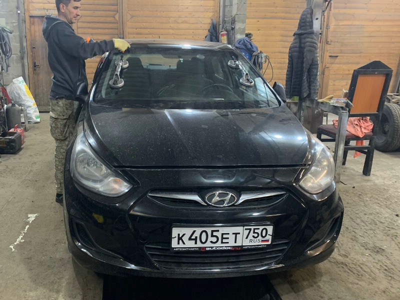 Замена лобового стекла Hyundai Solaris