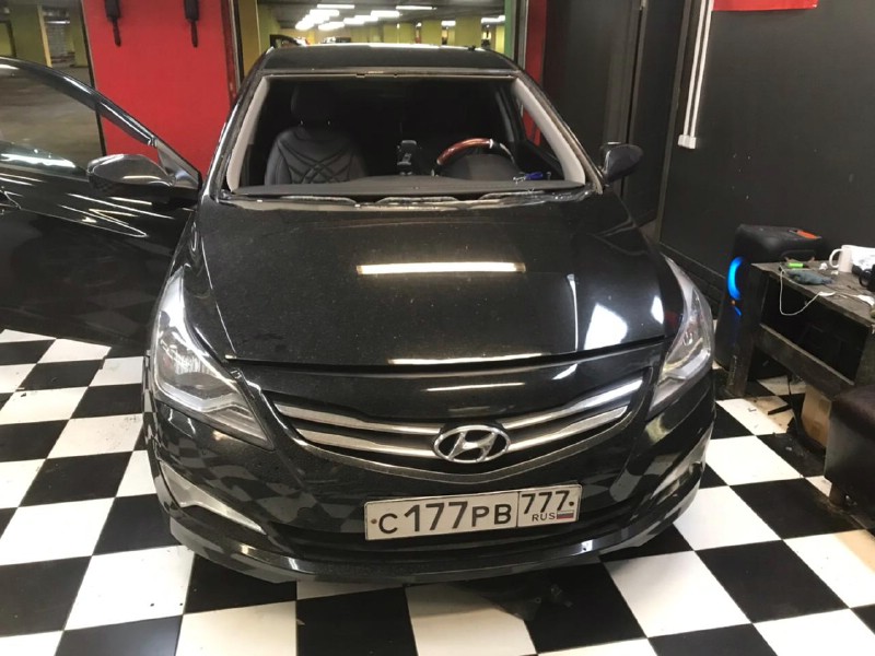 Замена лобового стекла Hyundai Solaris