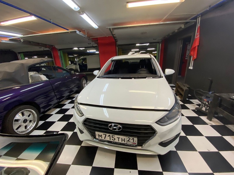 Замена лобового стекла Hyundai Solaris