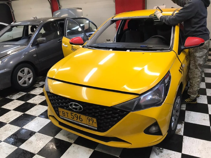 Замена лобового стекла Hyundai Solaris