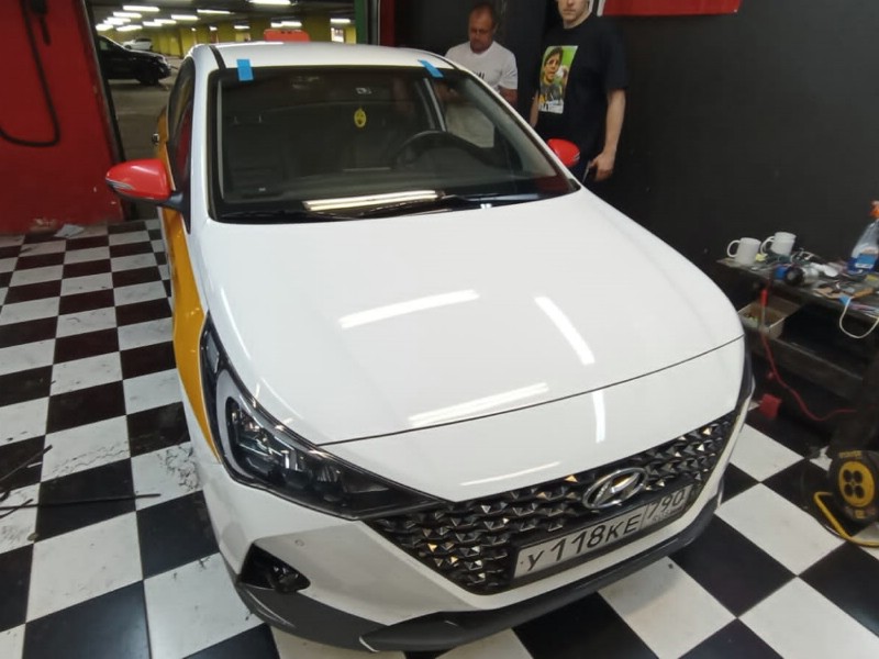 Замена лобового стекла Hyundai Solaris