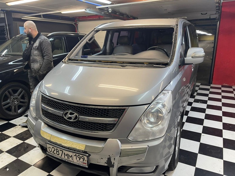 Замена лобового стекла Hyundai Starex