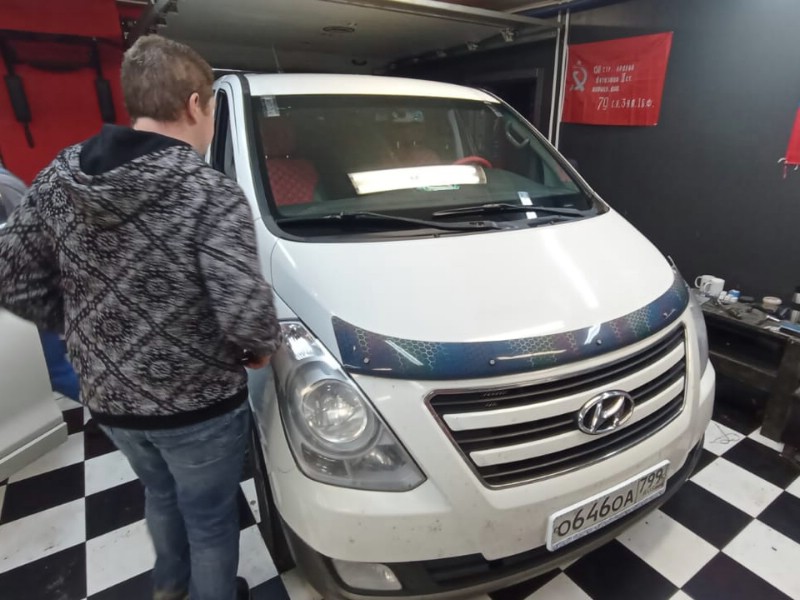 Замена лобового стекла Hyundai Starex