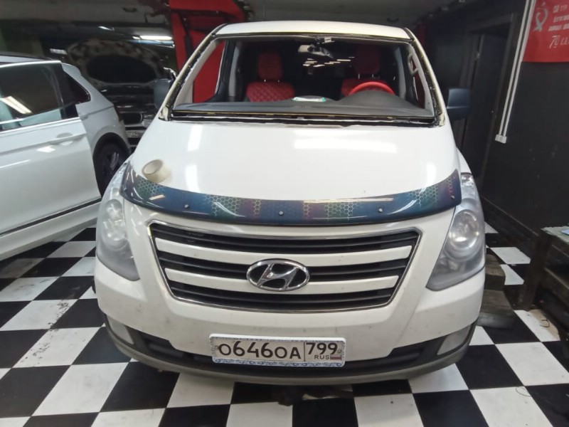 Замена лобового стекла Hyundai Starex