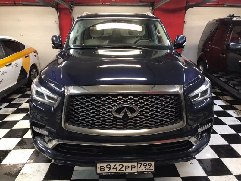 Замена лобового стекла Infiniti QX56