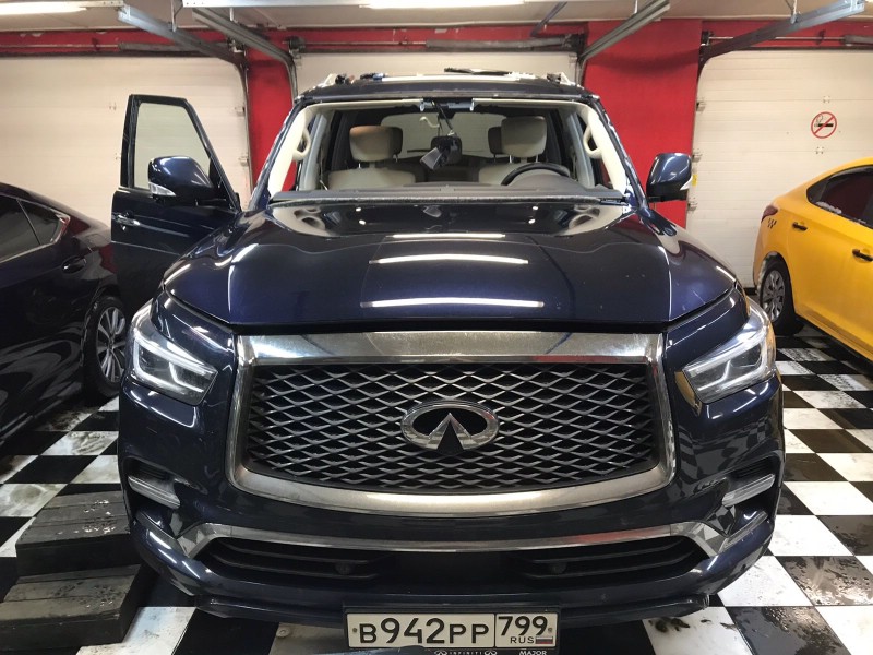 Замена лобового стекла Infiniti QX56