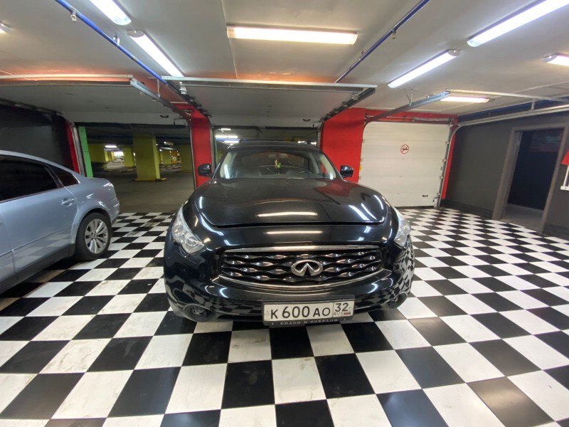 Замена лобового стекла Infinity QX70