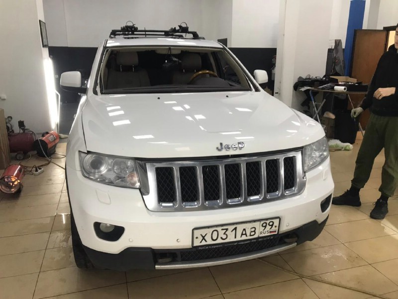 Замена лобового стекла Jeep Grand Cherokee
