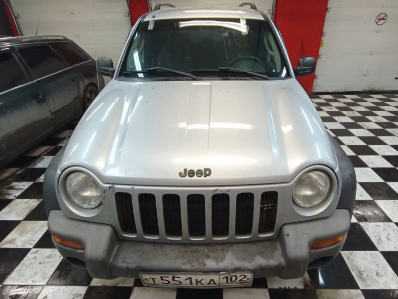 Замена лобового стекла Jeep Liberty