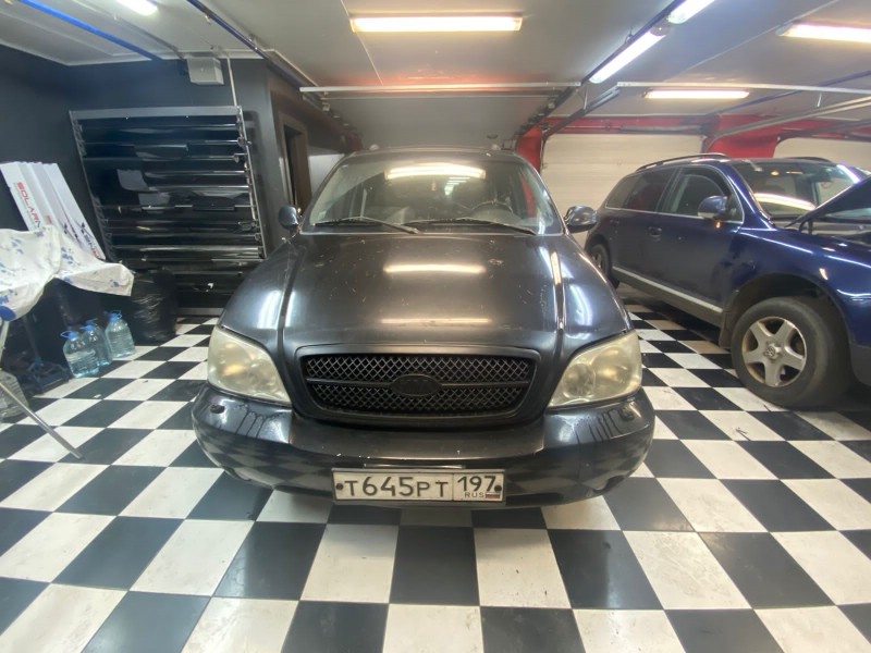 Замена лобового стекла Kia Carnival