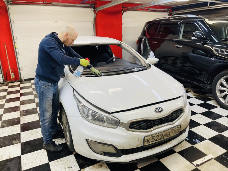 Замена лобового стекла Kia Ceed