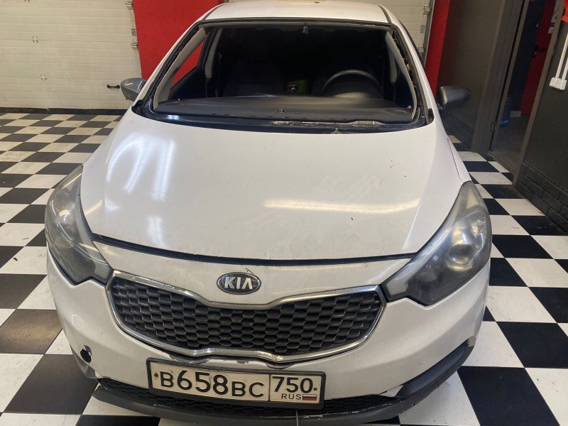 Замена лобового стекла Kia Ceed