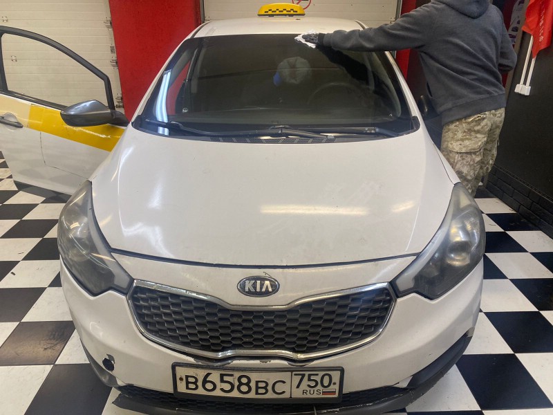 Замена лобового стекла Kia Ceed