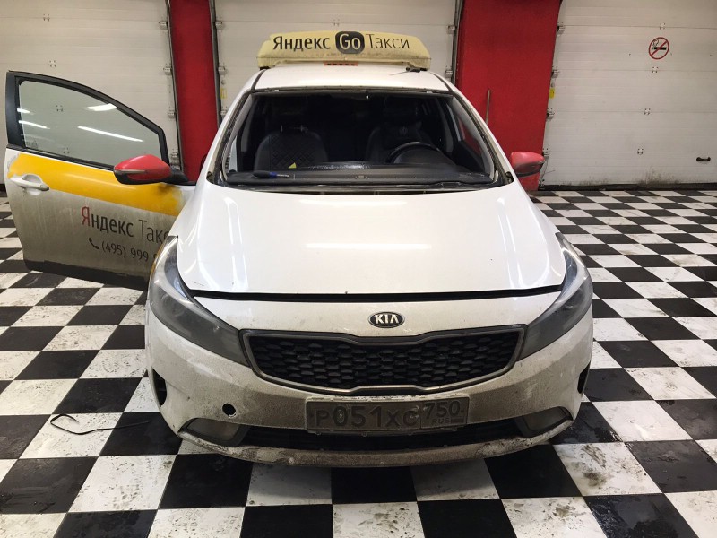 Замена заднего стекла Kia Cerato