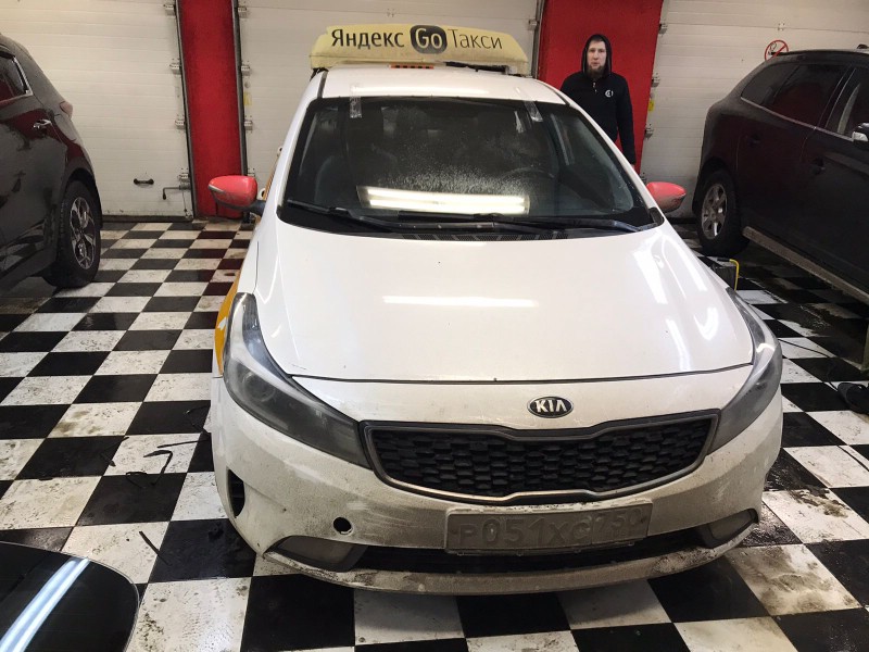 Замена заднего стекла Kia Cerato