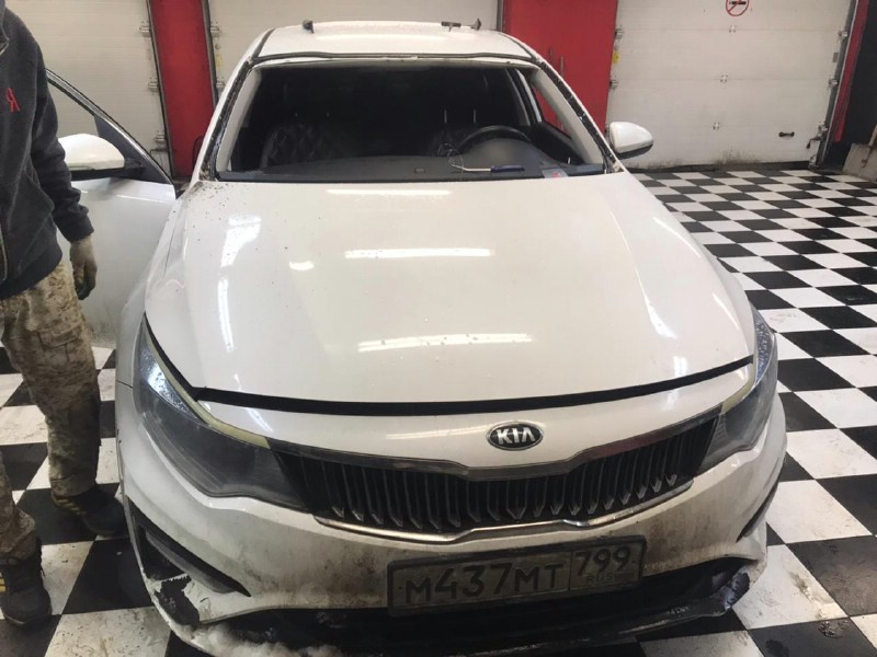 Замена заднего стекла Kia Optima