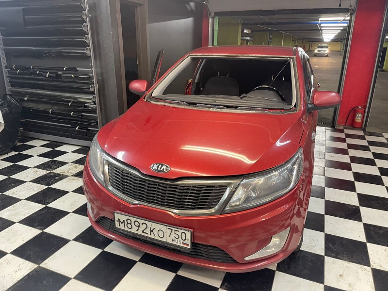Замена лобового стекла Kia Rio
