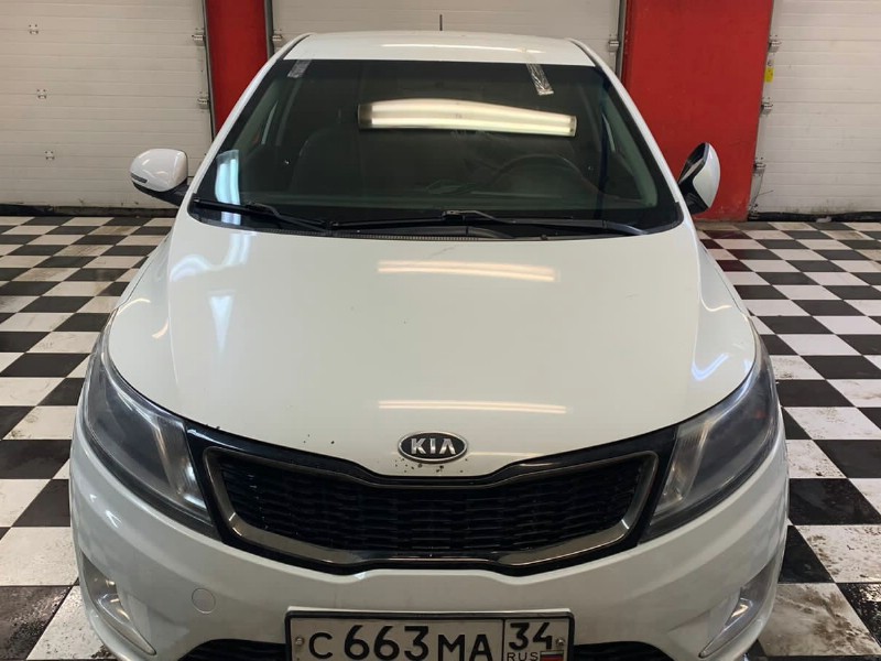 Замена заднего стекла Kia Rio