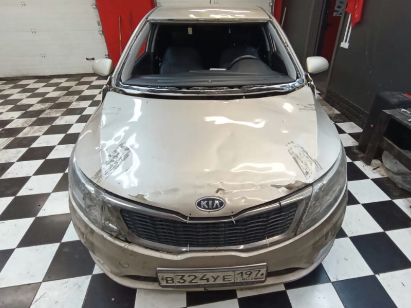 Замена заднего стекла Kia Rio