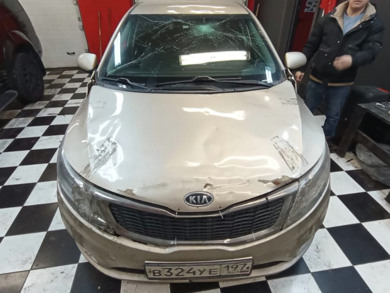 Замена заднего стекла Kia Rio