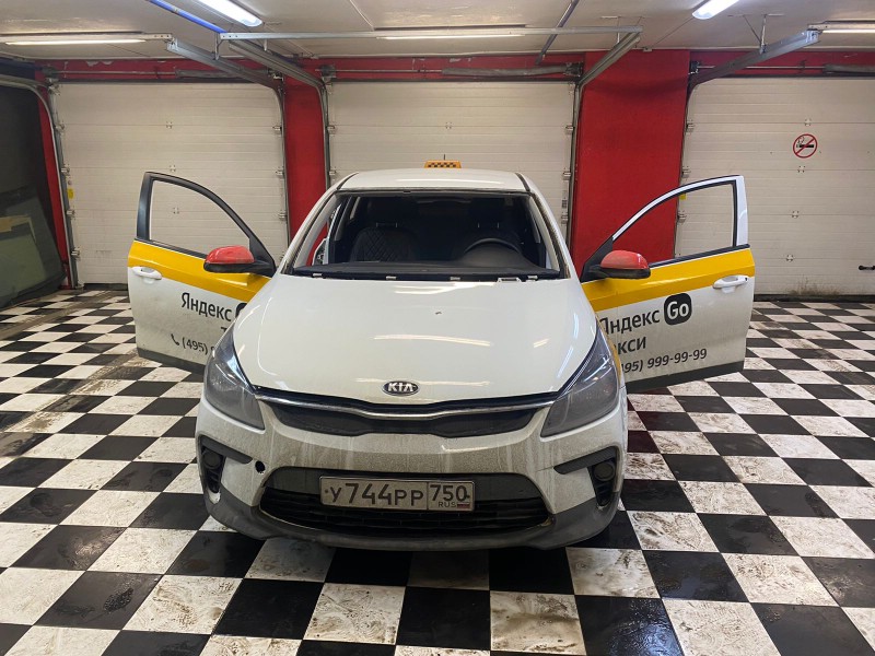 Замена лобового стекла Kia Rio
