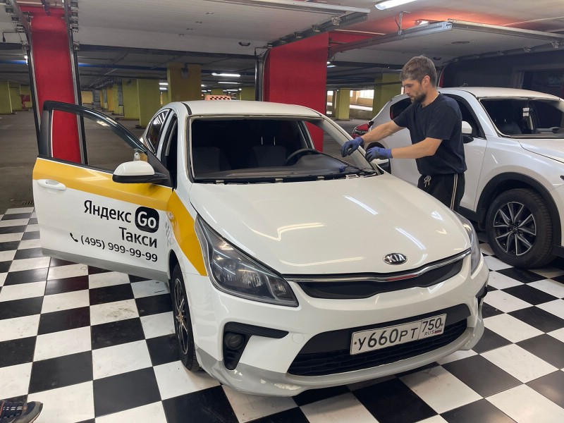 Замена лобового стекла Kia Rio
