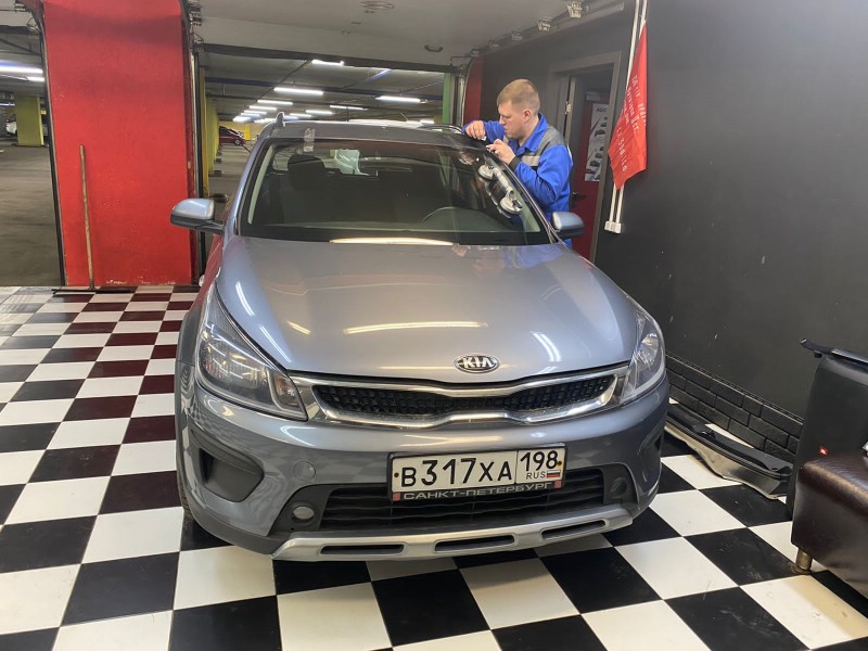 Замена лобового стекла Kia Rio