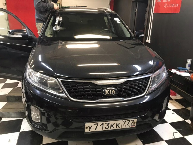 Замена лобового стекла Kia Sorento