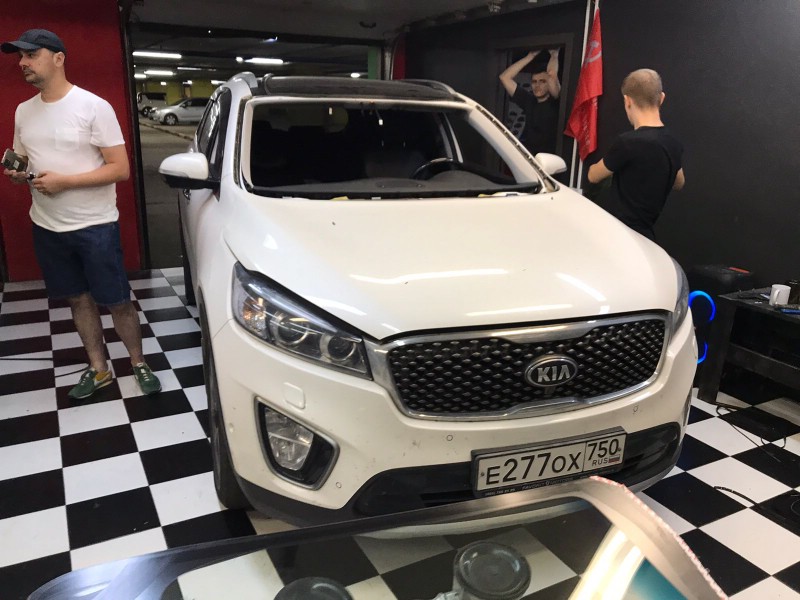 Замена лобового стекла Kia Sorento