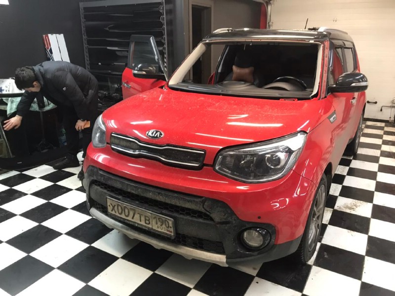 Замена лобового стекла Kia Soul