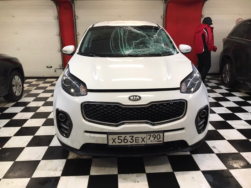 Замена лобового стекла Kia Sportage