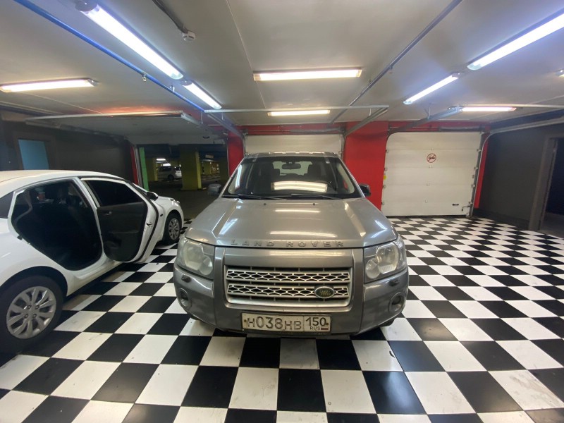 Замена лобового стекла Land Rover Freelander