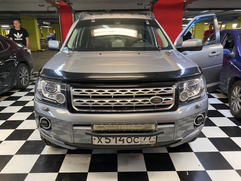 Замена лобового стекла Land Rover Freelander