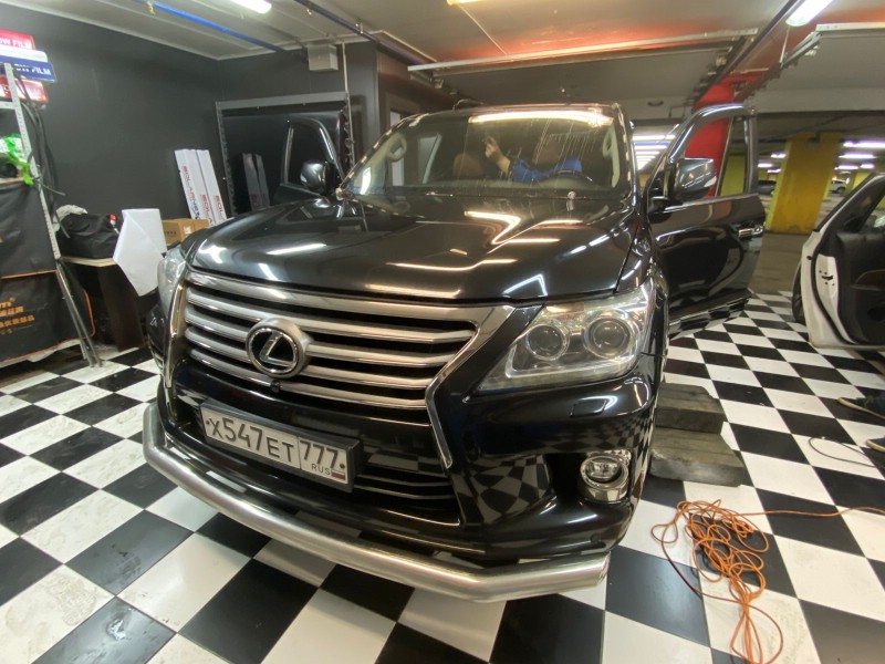 Замена лобового стекла Lexus LX570