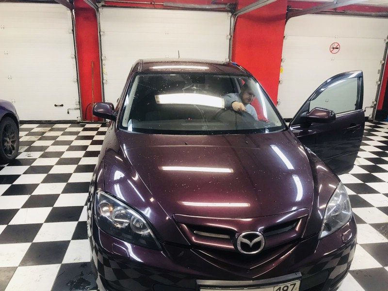 Замена лобового стекла Mazda 3 BK