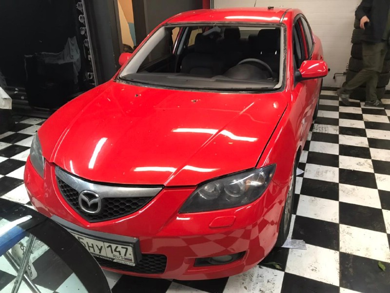 Замена лобового стекла Mazda 3 bk